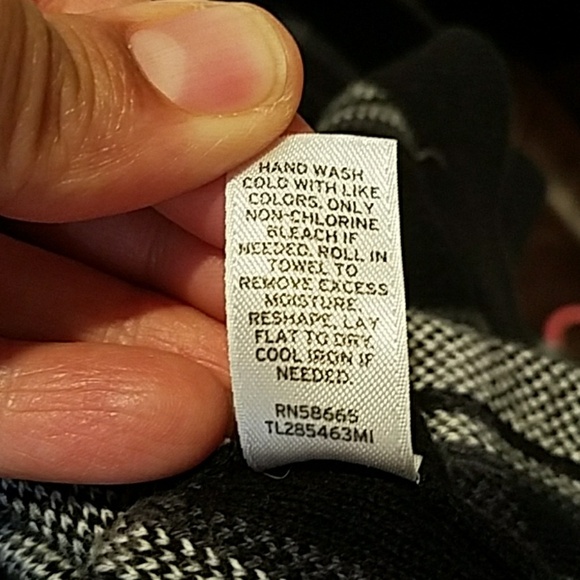 Tildon checkered sweater size large - Picture 8 of 8